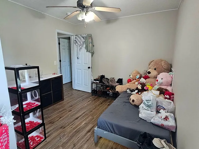 111 Casey Ct — Photo 26