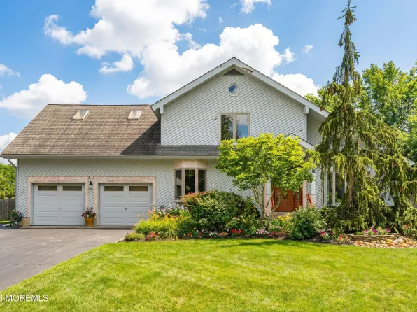 15 Mcqueen Boulevard, Farmingdale, NJ 07727