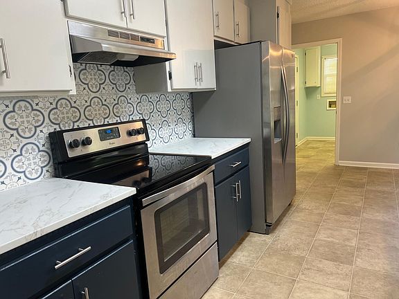 4th image of 206 Regency Dr
