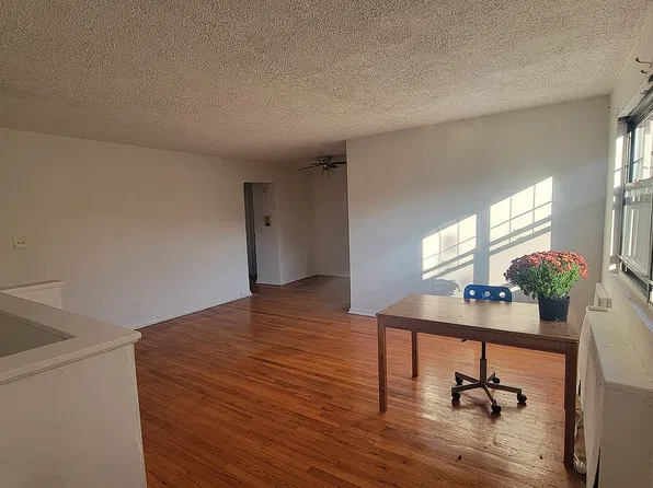 69-40 138th St #B, Flushing, NY 11367