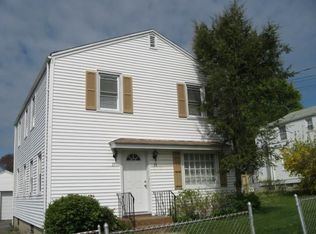 35 Omega St, Bridgeport, CT 06606