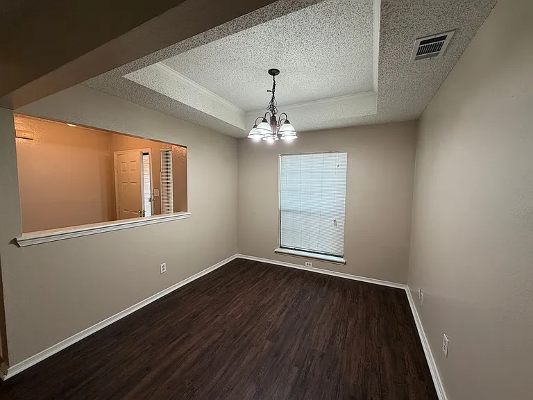 1221 Castleman Dr — Photo 5