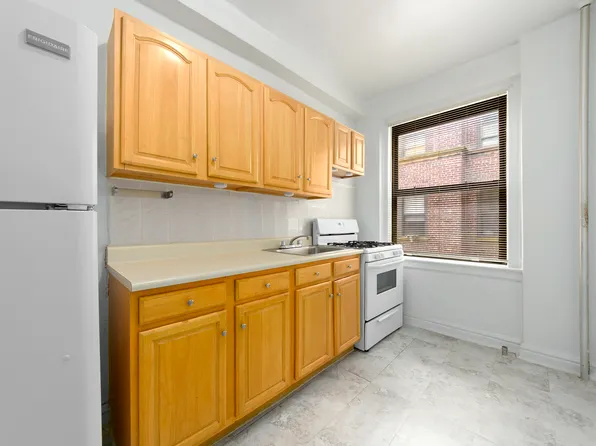 25-90 35th Street image 4 of 6