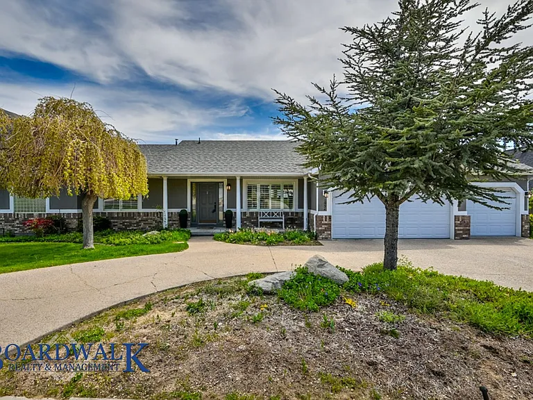 1934 E Wasatch Blvd — Photo 3