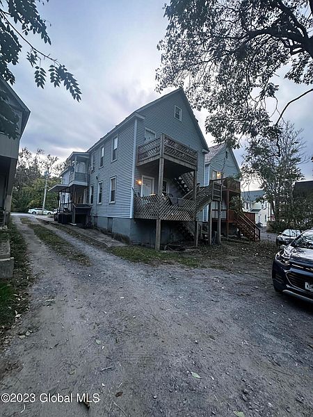 4th image of 847 Eastern Avenue