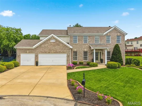 723 Hawk Run Dr, Ofallon, MO 63368