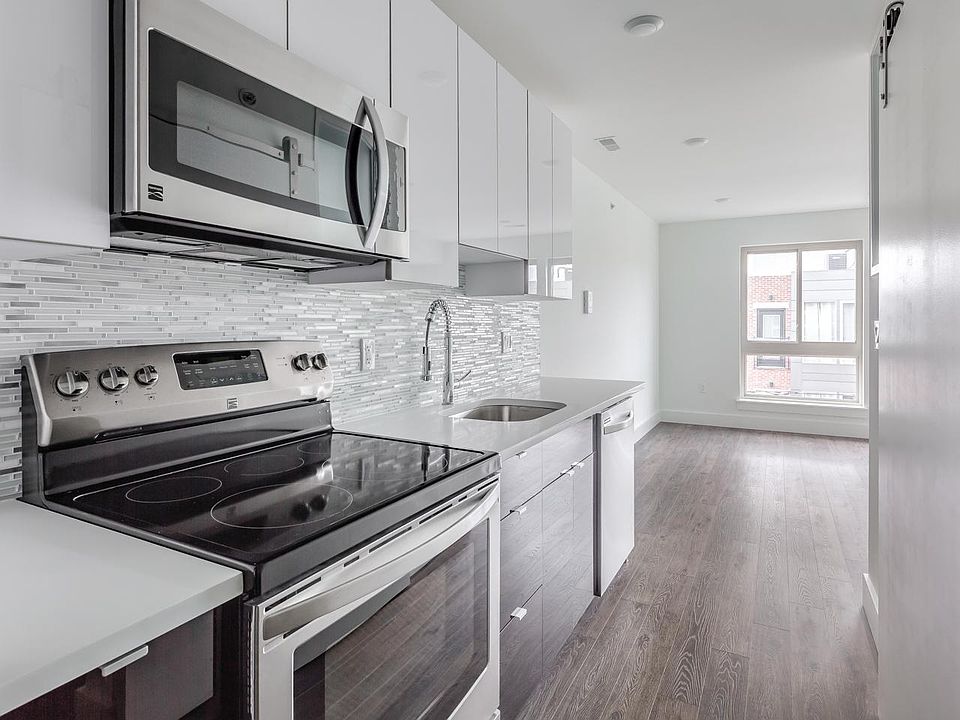 1st image of 1155 S 20th St #402