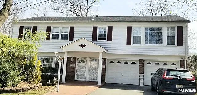 3 bed, 2.5 bath, $4,500 — Photo 2