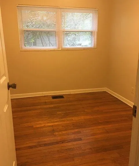 1708 Canterbury St — Photo 11