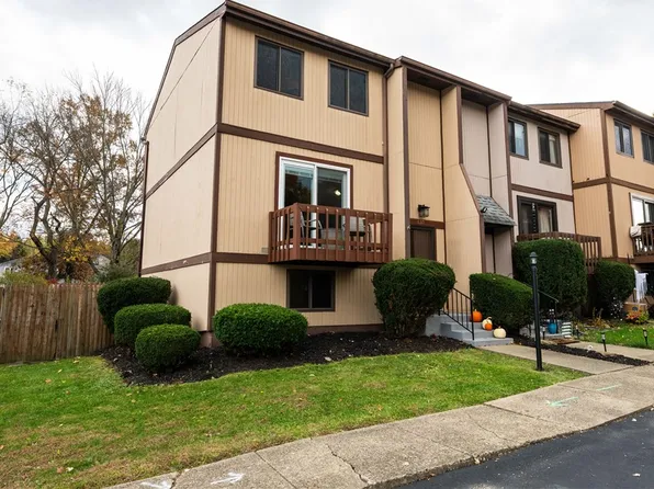 137 Parkwood Dr, Cranberry Township, PA 16066