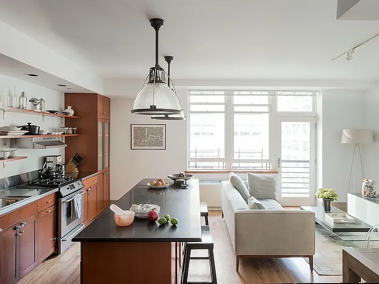 65 Washington St #2B — Photo 1