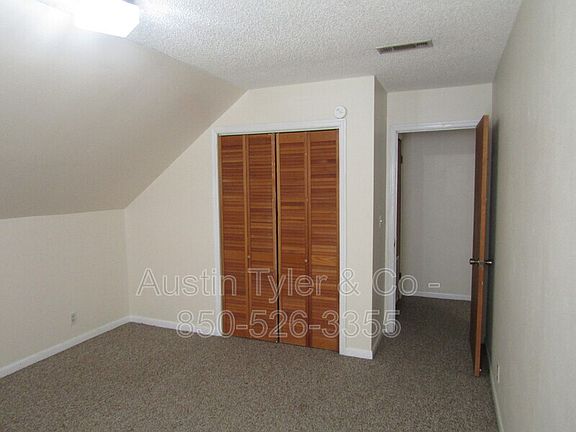4th image of 2924D N Green St