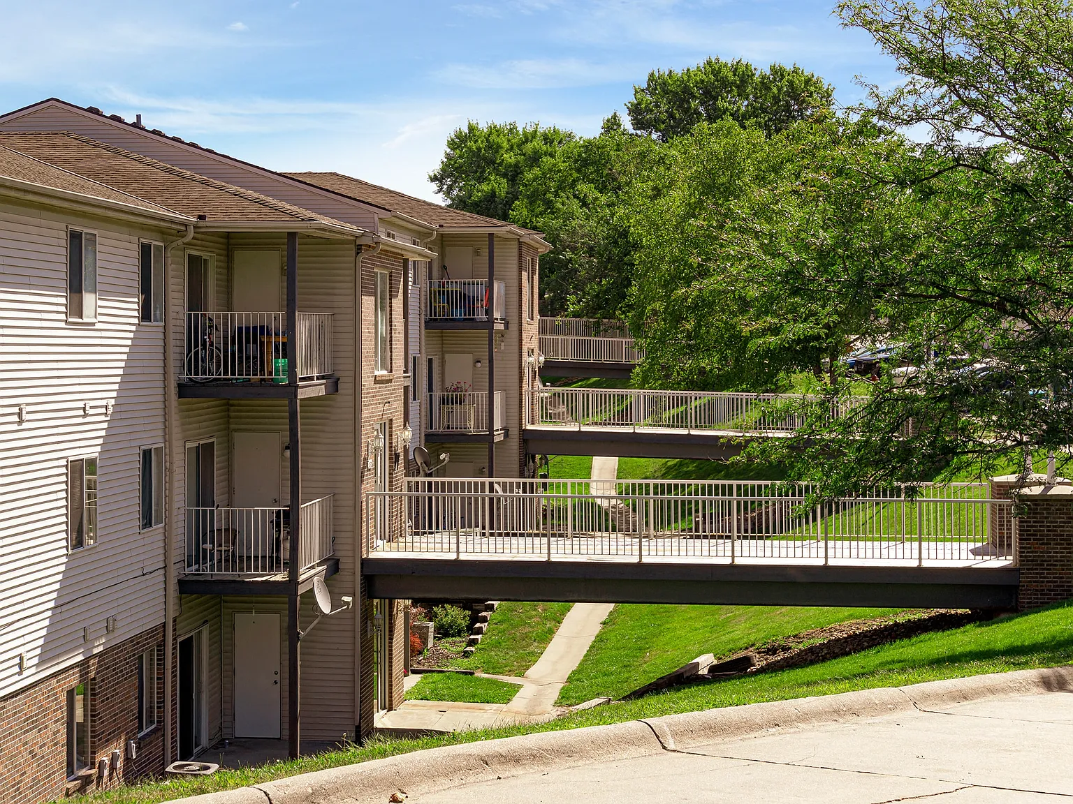 Parkview Apartments — Photo 3