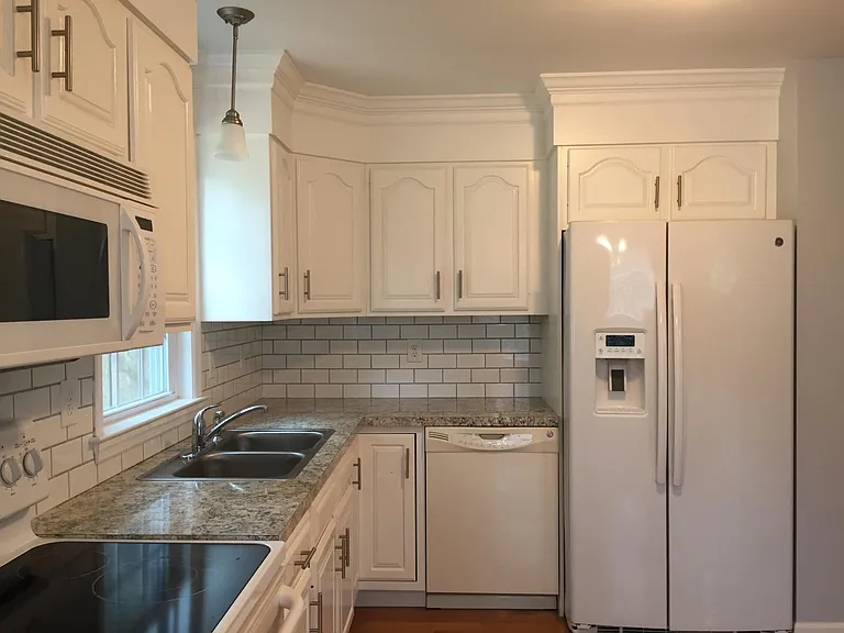 141 Maplewood Ln — Photo 7