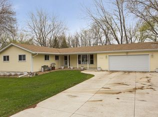 1799 Koehnen Cir, Excelsior, MN 55331