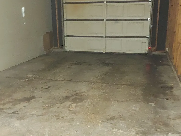 Single Car Garage.
