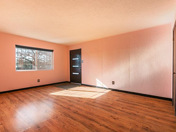 2nd image of 11725 Copper Pl NE