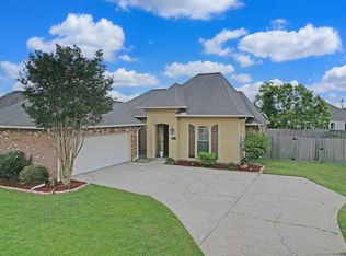 6900 Lakeland Dr, Zachary, LA 70791