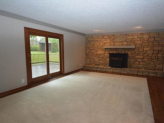 3rd image of 6949 Windwood Dr