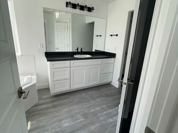 Master bathroom 