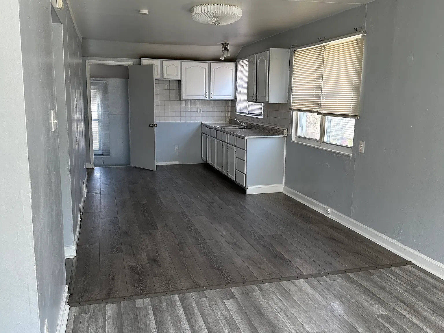 4 bed, 1.0 bath, 1025 sqft, $1,300 — Photo 4