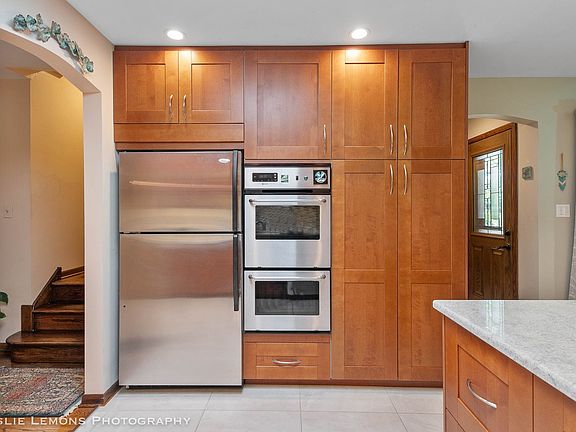 5th image of 3192 Beller Dr