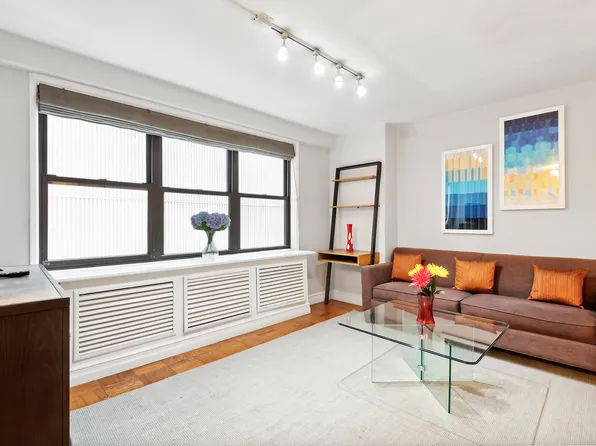 330 Third Avenue image 1 of 10