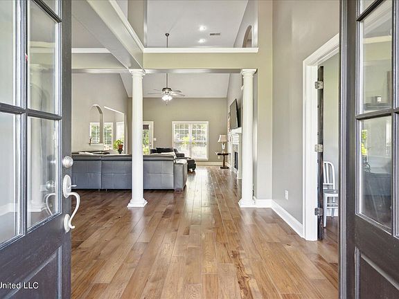 5th image of 1597 Wood Lane Dr