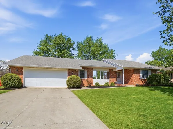 833 Glyncrest Dr, Wapakoneta, OH 45895