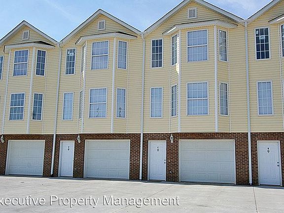 2nd image of 2271 Garrett Ln APT A