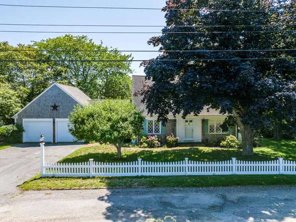 7 Pinefield Lane, South Dennis, MA 02660