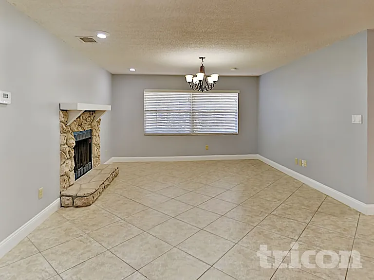 1548 Silver Fox Cir — Photo 7