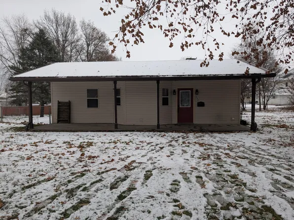 332 N Locust St, Slater, MO 65349