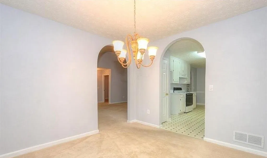 3 bed, 2.0 bath, 1500 sqft, $2,200 — Photo 4