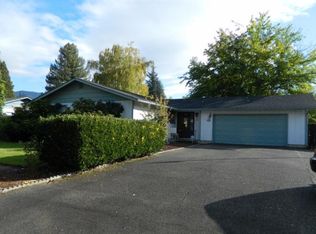 911 Lark Ellen Way, Grants Pass, OR 97527