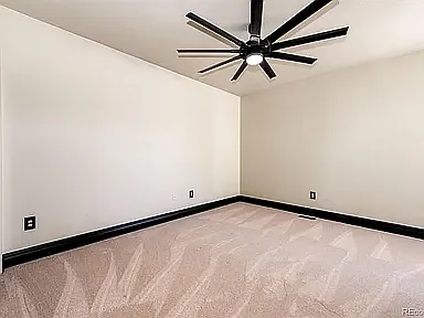 3383 Mount Royal Dr — Photo 26