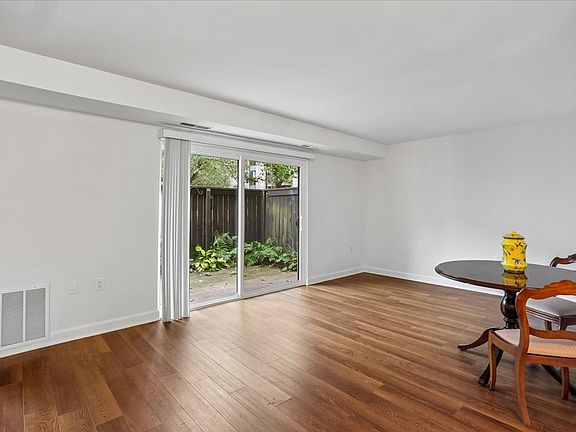 5th image of 10020 Stedwick Rd #10020