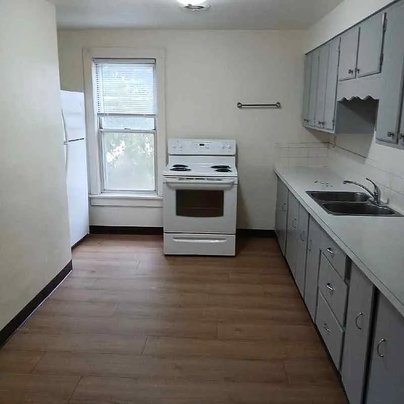 1 bed, 1.0 bath, $725 — Photo 2