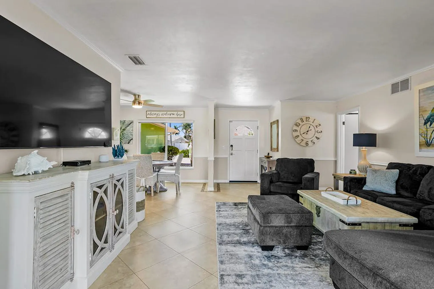2 bed, 2.0 bath, 1722 sqft, $7,371 — Photo 3