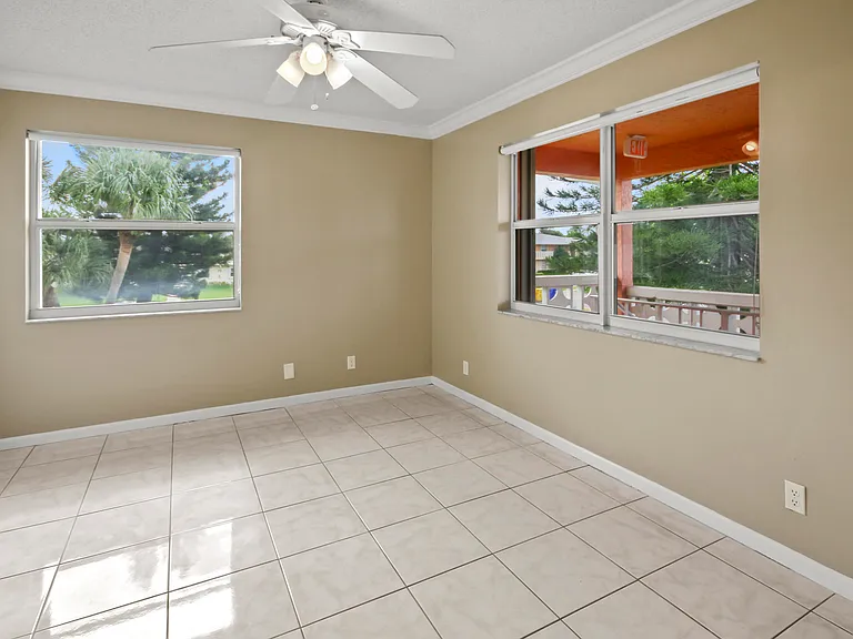 1421 NW 20th Ave #204 — Photo 8