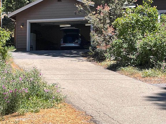 3rd image of 3922 State Highway 147