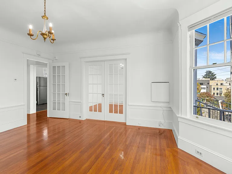 1166 S Van Ness Ave #5 — Photo 5