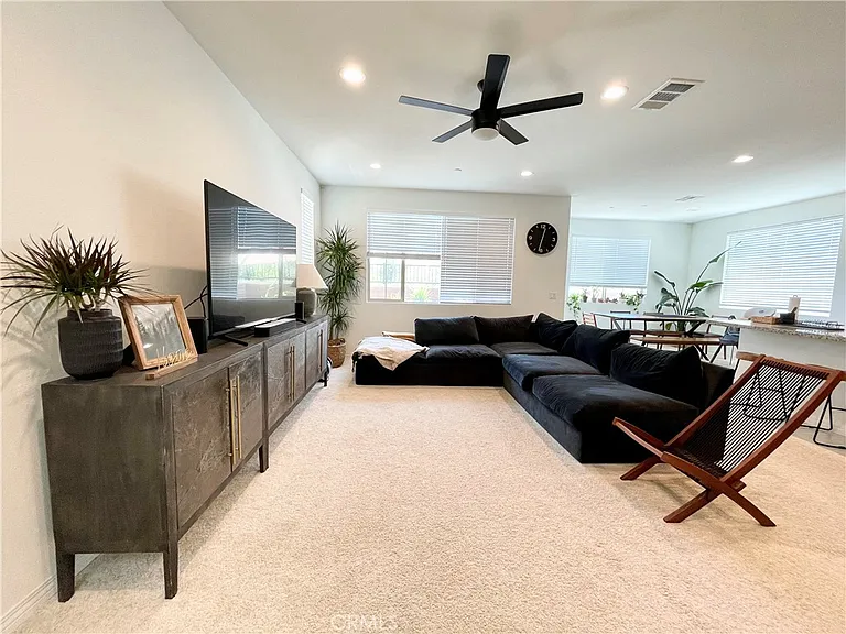 16201 Pasture Ave — Photo 2