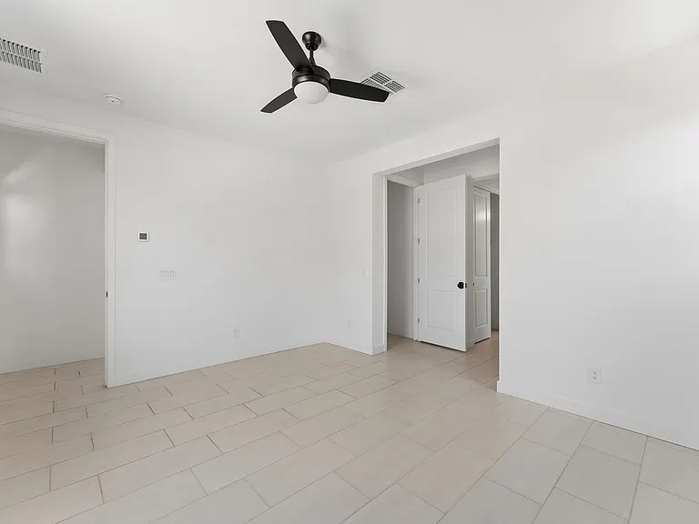 1524 E Carob Ct — Photo 28