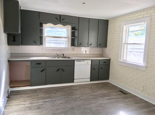 1002 N Grant St, Hutchinson, KS 67501