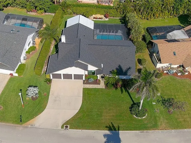 2307 Queens Way — Photo 37