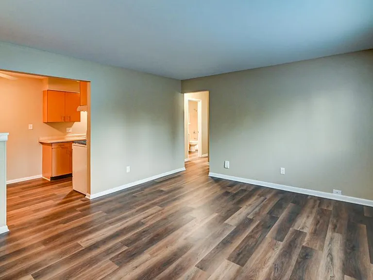 112 W Klubertanz Dr #2 — Photo 7