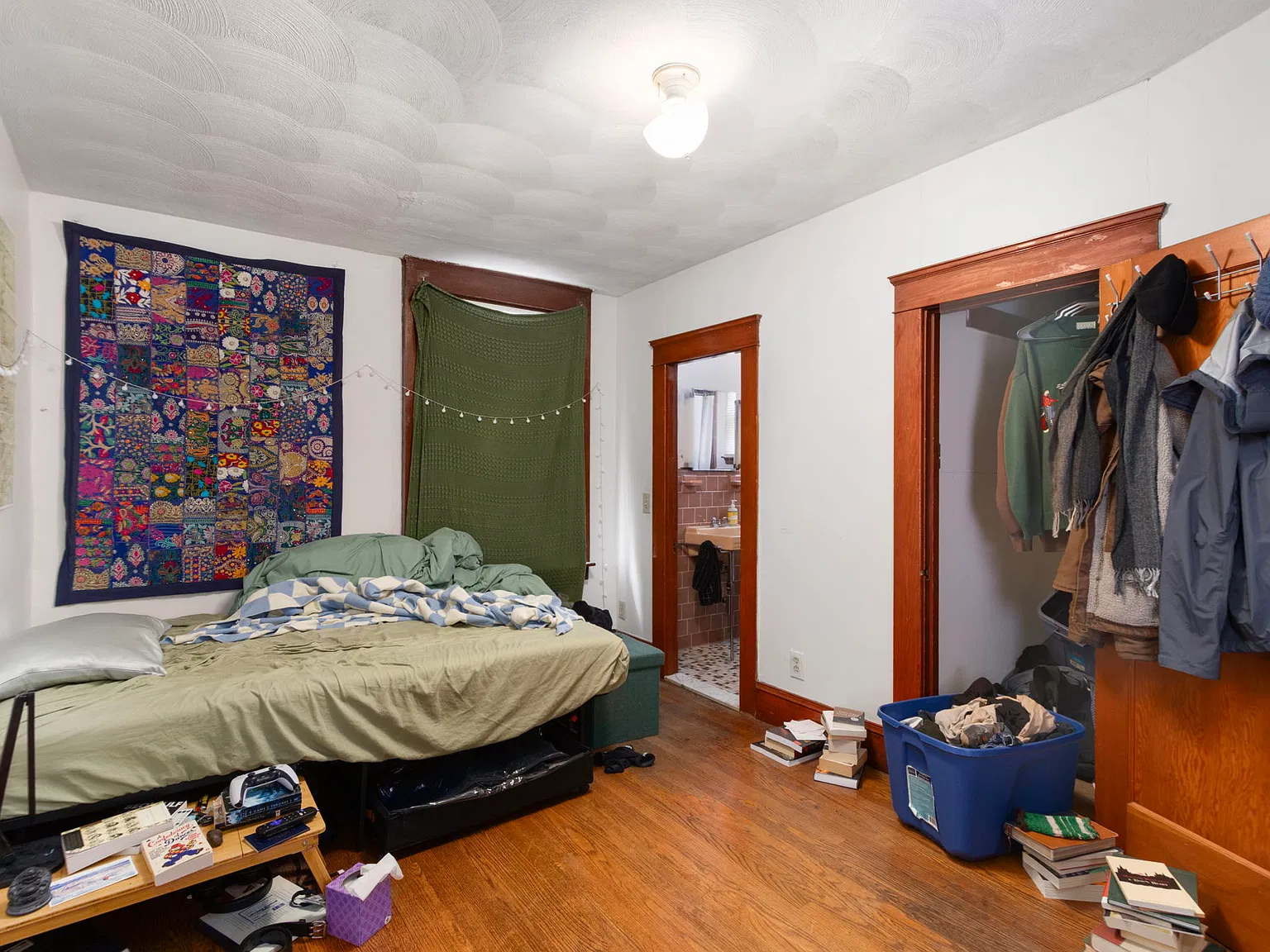 1 bed, 950 sqft, $1,800 — Photo 3