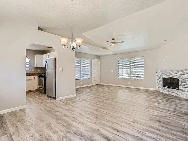 1411 Santa Margarita St #H — Photo 11