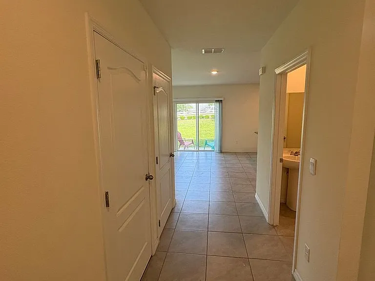 1558 Tali Ln — Photo 4